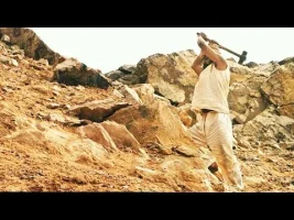 Real Story! A Man Who Takes 22 Years To Break The Mountain Alone !